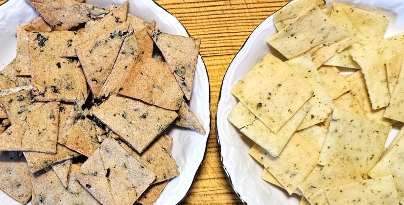 Crackers in bowls